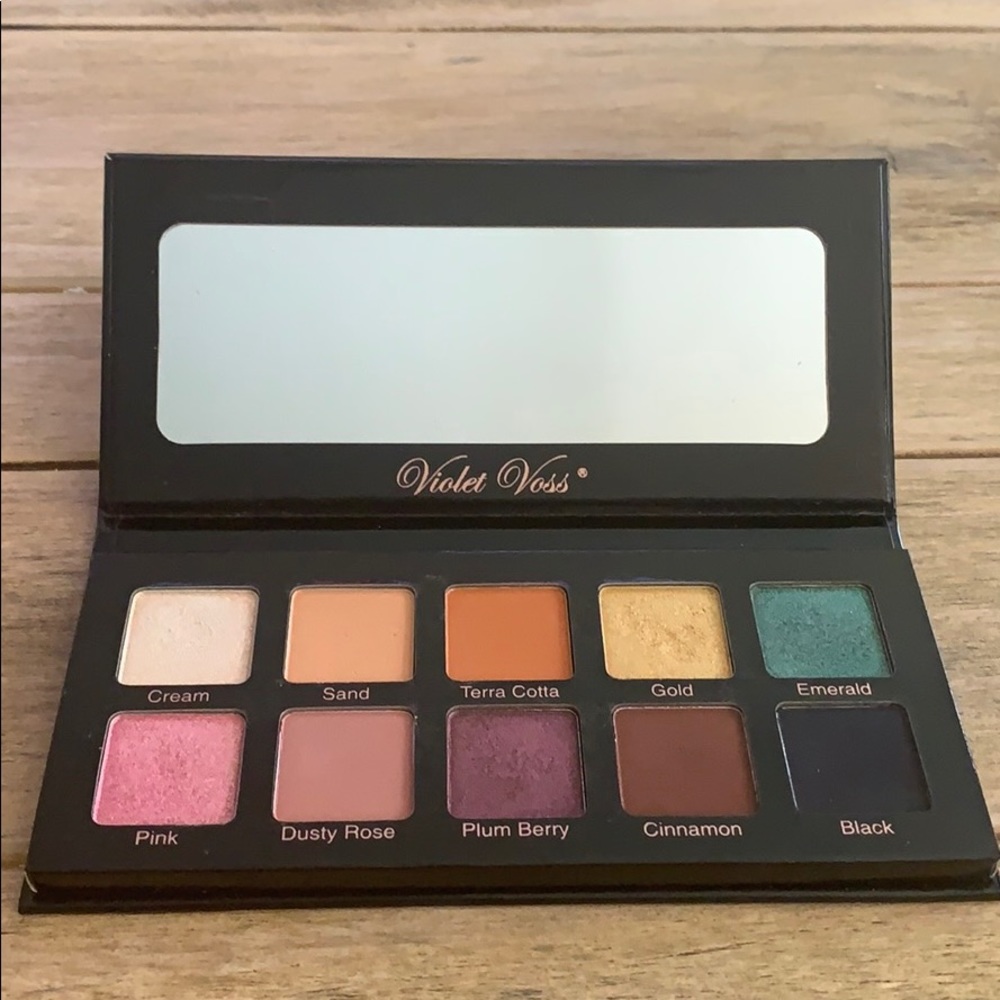Violet Voss Essentials Eyeshadow Palette